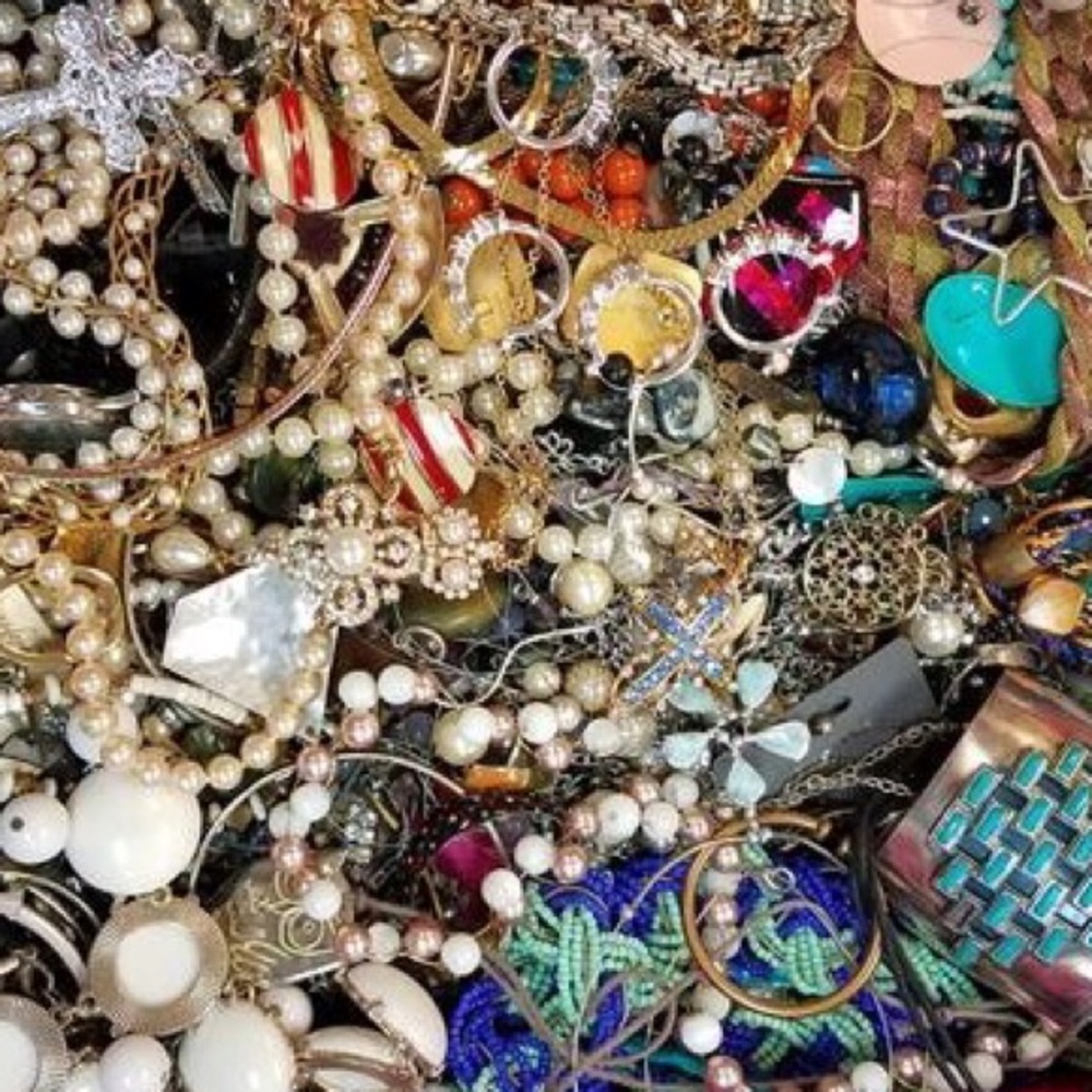 ‼️3Lbs.+‼️Jewelry reselling lot - Picture 2 of 7